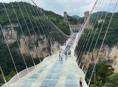 Turiştii chinezi au la dispoziţie cel mai mare bungee jumping din lume
