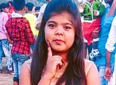 Fata de 17 ani ucisă de propria familie pentru că a purtat blugi
