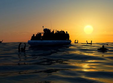 Cel puţin 43 de migranţi care doreau să ajungă în Europa s-au înecat după naufragiul unui vas în largul Tunisiei