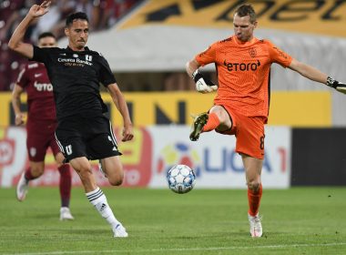 MOMENT CONTROVERSAT: DECIZIA LUATĂ DE RADU PETRESCU LA UN DUEL LA LIMITĂ ÎN CAREUL LUI FC U CRAIOVA