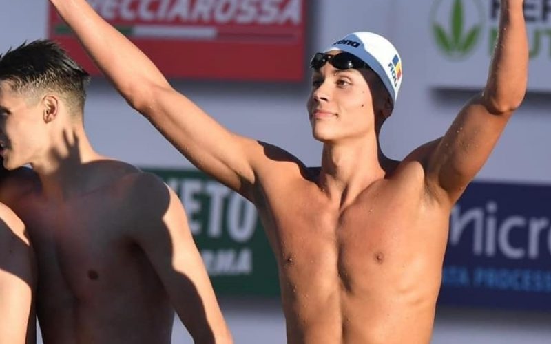 Un român este noua senzaţie a nataţiei mondiale. David Popovici a mai stabilit un record mondial. Detalii astăzi, la Focus Spor, de la 19 fără trei minute