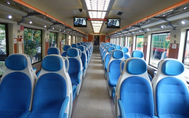 O companie feroviară niponă a lansat 'vagoanele-birou', pe fondul răspândirii telemuncii