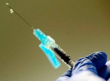 Persoanele vaccinate prezintă un risc de decese ori de spitalizare de 10 ori mai redus decât cele nevaccinate