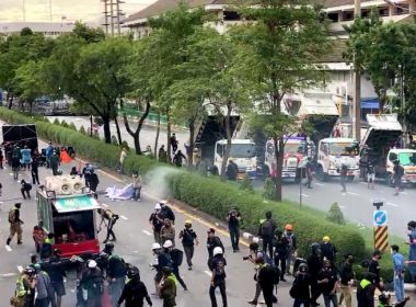 Noi proteste la Bangkok, în ciuda restricţiilor: poliţia a folosit gaze lacrimogene, gloanţe de cauciuc şi tunuri cu apă împotriva manifestanţilor