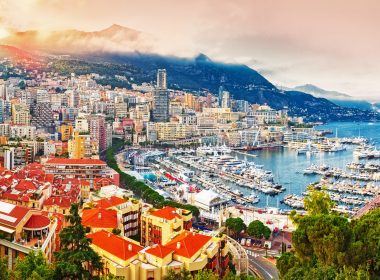 Monaco: Un băieţel de patru ani a rănit un pieton, după ce s-a urcat la volanul maşinii de lux a tatălui său