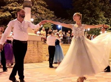 Spectacole pe ritmuri clasice, de tango şi vals, pe faleza Cazinoului