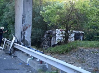 Ungaria: Cel puţin opt persoane au murit într-un accident de autocar