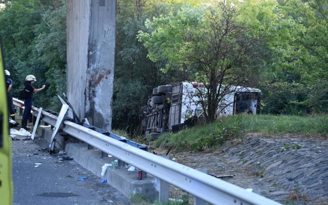 Ungaria: Cel puţin opt persoane au murit într-un accident de autocar