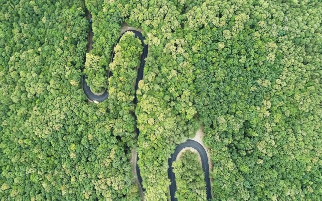 Încă o şosea spectaculoasă, gata să intre în circuitul turistic. Leagă judeţele Buzău şi Prahova