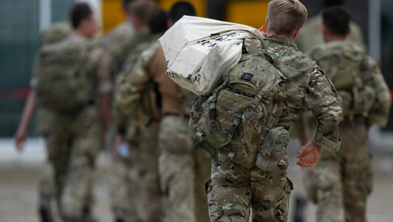 Ultimele trupe britanice au părăsit Afganistanul. Finalul operaţiunii prin care UK a evacuat 15.000 persoane