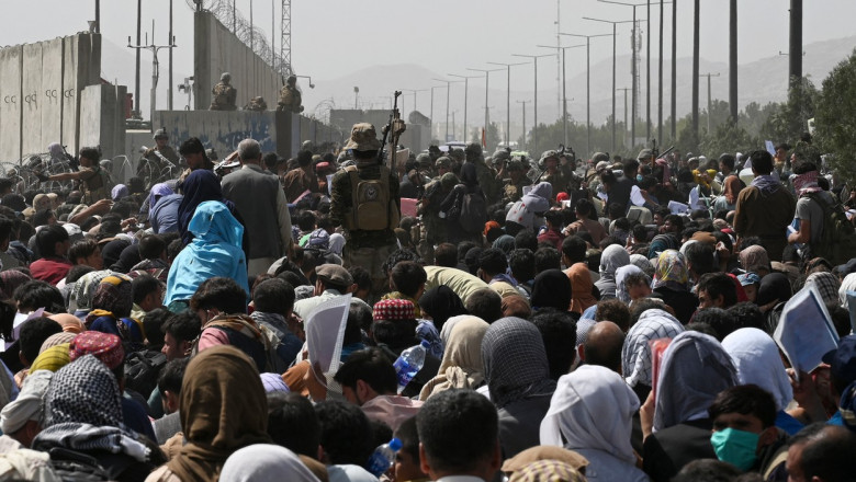 Europa se pregăteşte să primească refugiaţi afgani
