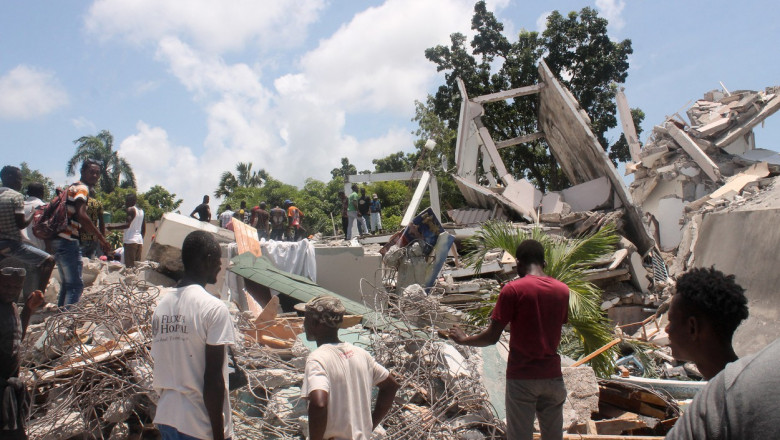 Cutremur în Haiti: Bilanţul a crecut la peste 1400 de morţi şi 6.900 de răniţi
