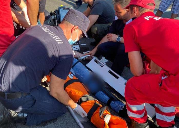 Pompierii buzoieni care se întorceau din Grecia au intervenit la un accident rutier petrecut în faţa lor