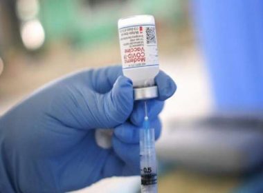 Moderna a început testele clinice pentru vaccinul împotriva variantei Omicron