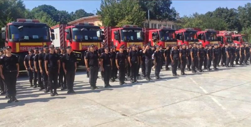 Cei 142 de pompieri români care au ajutat la stingerea incendiilor din Grecia - înaintaţi în grad