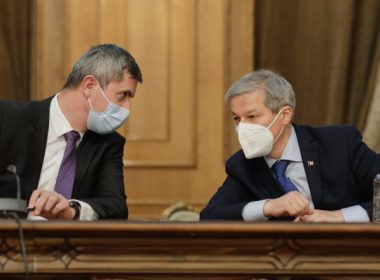 Surse: USR PLUS a decis să se numească doar USR. Susţinătorii lui Barna sunt nemulţumiţi de alegerea lui Cioloş ca preşedinte