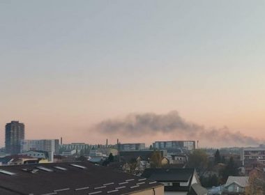 Fostul şef al Gărzii de Mediu: Fumurile se ridică voioase lângă Bucureşti, se văd de pe Parlament şi totuşi nimeni nu-şi mişcă fundul puturos de politician până acolo