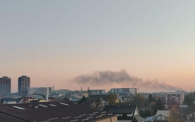 Fostul şef al Gărzii de Mediu: Fumurile se ridică voioase lângă Bucureşti, se văd de pe Parlament şi totuşi nimeni nu-şi mişcă fundul puturos de politician până acolo