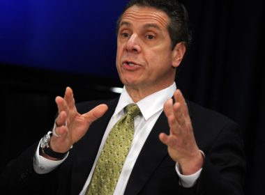 Fostul guvernator din New York a fost inculpat pentru agresiune sexuală, la două luni de la demisie