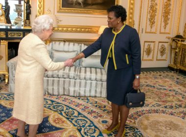 Barbados şi-a ales primul preşedinte din istorie. Fosta colonie britanică a înlăturat-o pe regina Elizabeta de la conducerea statului