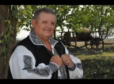 Interpretul de muzică populară din Banat Petrică Moise a murit după ce s-a infectat cu COVID-19. Nu era vaccinat