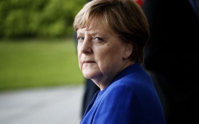 Angela Merkel, proaspăt plecată din funcţia de cancelar, îşi scrie memoriile politice, dezvăluie colaboratoarea sa