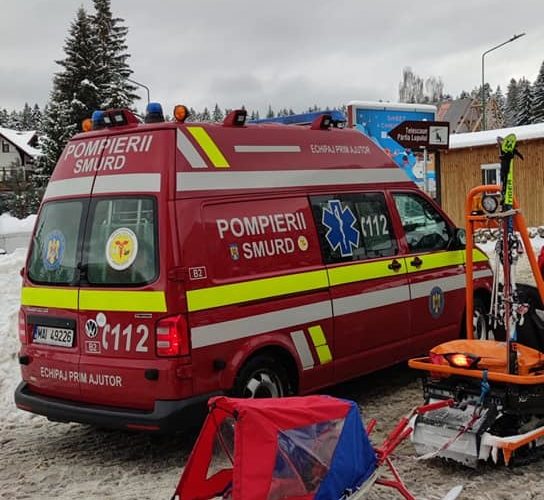 Salvamontiştii anunţă o zi plină pe munte – La Poiana Braşov, în prima zi de sezon, s-au înregistrat şi primele accidente