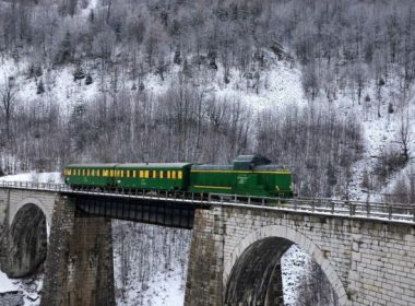 Cea mai spectaculoasă rută de cale ferată din România nu se mai închide în timpul săptămânii. Grindeanu: „E o problemă rezolvată“