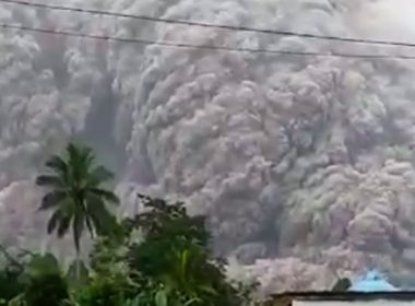 Indonezia - Cel puţin 13 morţi şi zeci de răniţi, după ce vulcanul Semeru a erupt