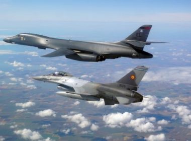 Ucraina: NATO trimite avioane şi nave pentru a întări apărarea în Europa de Est