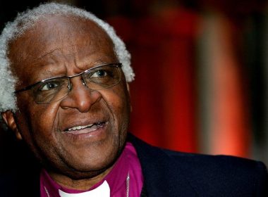 Sud-africanii se vor putea reculege două zile în faţa sicriului cu rămăşiţele lui Desmond Tutu