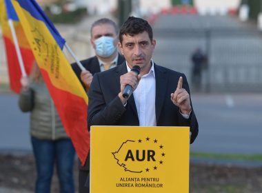 Parlamentarii AUR - protest la Guvern; cer ca românii care intră în ţară să nu fie carantinaţi dacă au test RT-PCR