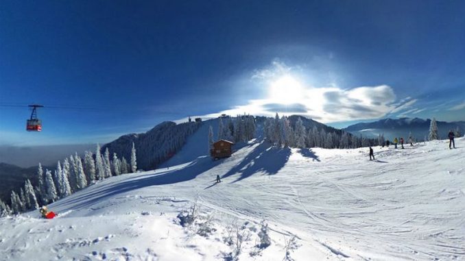Stratul de zăpadă în Poiana Braşov este de jumătate de metru. Sezonul de schi se va deschide oficial de Crăciun