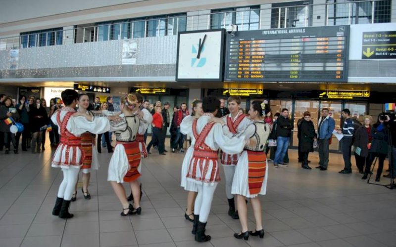 Ziua naţională, sărbătorită în aeroport