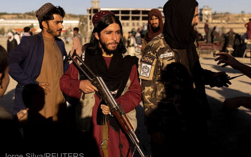 Talibanii exclud 3.000 de militanţi dintre ei, acuzaţi de abuzuri
