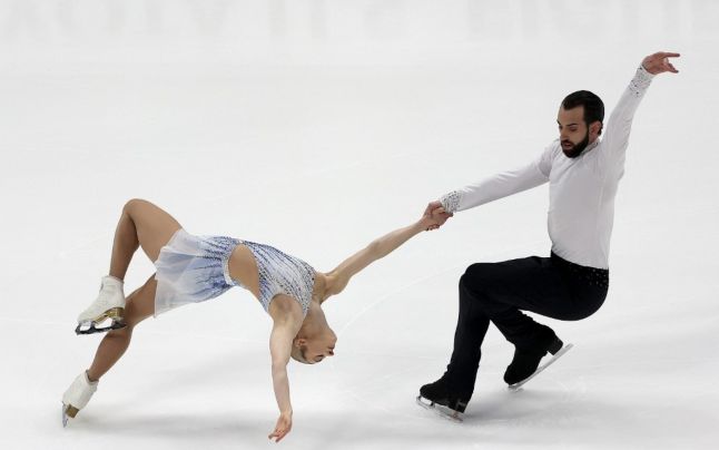 Primul olimpic de iarnă non-binar sfidează stereotipurile patinajului artistic