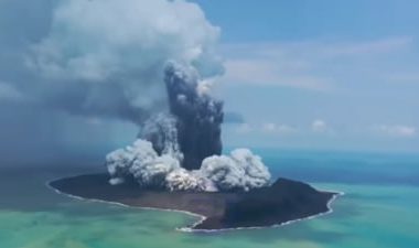 Cum arată insulele din Tonga după erupţia violentă a vulcanului şi tsunamiul care a urmat. Bilanţul victimelor ar putea creşte