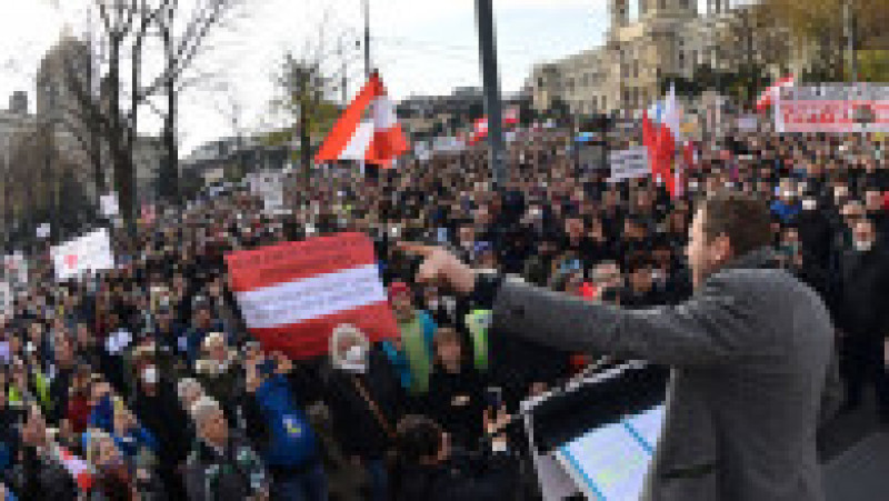 30 de persoane au fost arestate în timpul unei manifestaţii împotriva restricţiilor sanitare