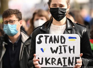 Proteste pentru pace în lume. Fiica purtătorului de cuvânt al Kremlinului, solidară cu Ucraina