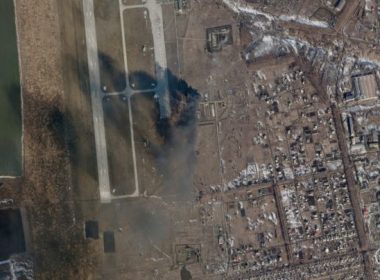 Imagini din satelit arată pagubele grave provocate de Rusia bazelor aeriene din Ucraina, după ce acestea au fost lovite de rachete