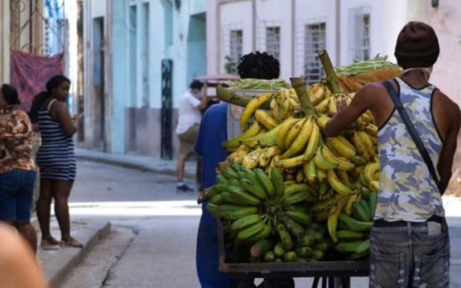 Cuba impune o nouă taxă pe fructe şi legume, în ciuda crizei alimentare. Inflaţia a depăşit 70% în 2021