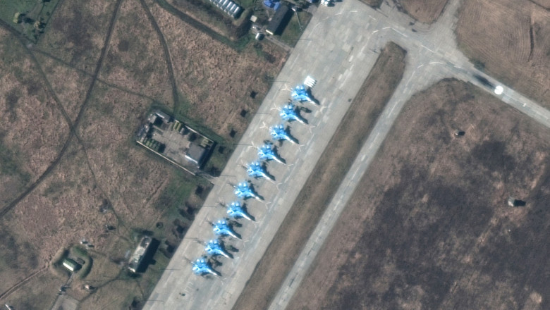 Noi imagini din satelit cu activitatea militară a Rusiei din preajma Ucrainei. Au fost aduse echipamente noi
