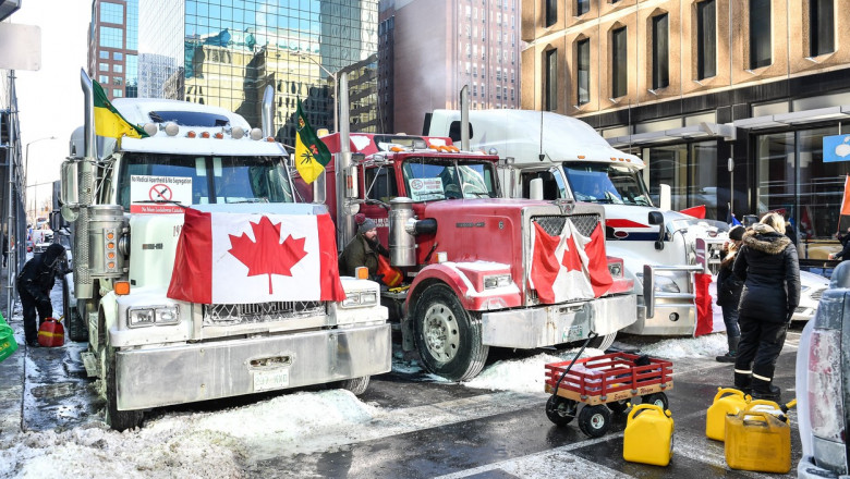 Dosare penale şi arestări în Ottawa, unde camionagiii continuă să blocheze oraşul. Nimeni nu ştie când şi cum se va încheia protestul