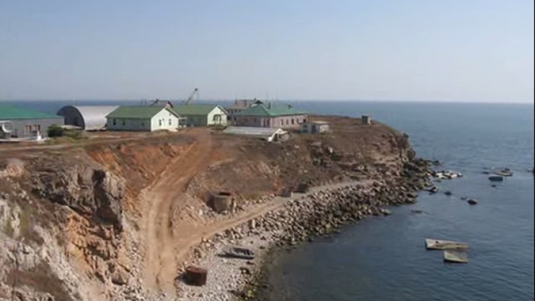 Insula Şerpilor a căzut în mâinile Rusiei. Zelenski: toţi poliţiştii de frontieră de pe insulă au fost ucişi￼