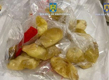 O femeie din Brazilia a fost prinsă pe Aeroportul Otopeni cu 1 kilogram de cocaină în stomac