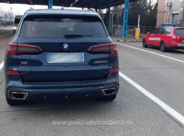 Un bărbat a fost prins în vama Albiţa când încerca să introducă în ţară un BMW furat de 90.000 de euro