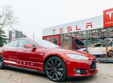 Tesla a livrat 310.048 de vehicule electrice în primul trimestru, sub aşteptările analiştilor