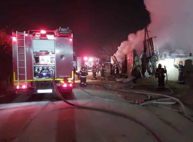 Incendiu la spaţii de depozitare din Prelungirea Ghencea, pe o suprafaţă de 400 metri pătraţi