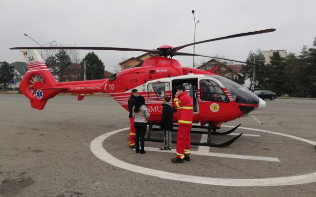 Femeie căzută în Canalul Dunăre-Marea Neagră, la Medgidia, salvată de pompieri şi transportată cu elicopterul SMURD la spital