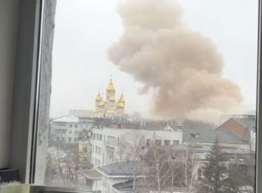 Oficiali ucraineni confirmă capturarea oraşului Herson de către armata rusă. Noi bombardamente la Kiev